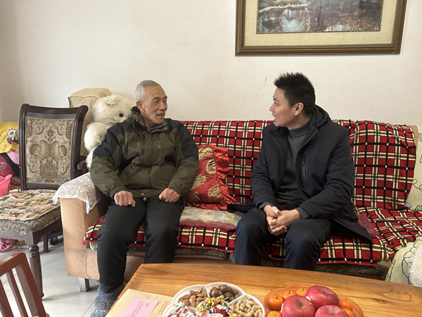严海东_副本.jpg