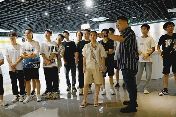 清华大学师生代表到访国家增材制造质检中心