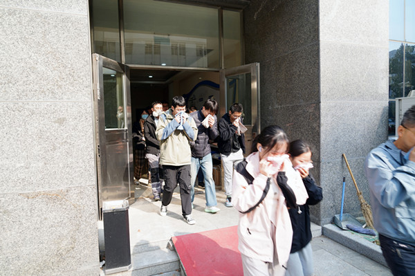 微信图片_20241121150425_副本.jpg